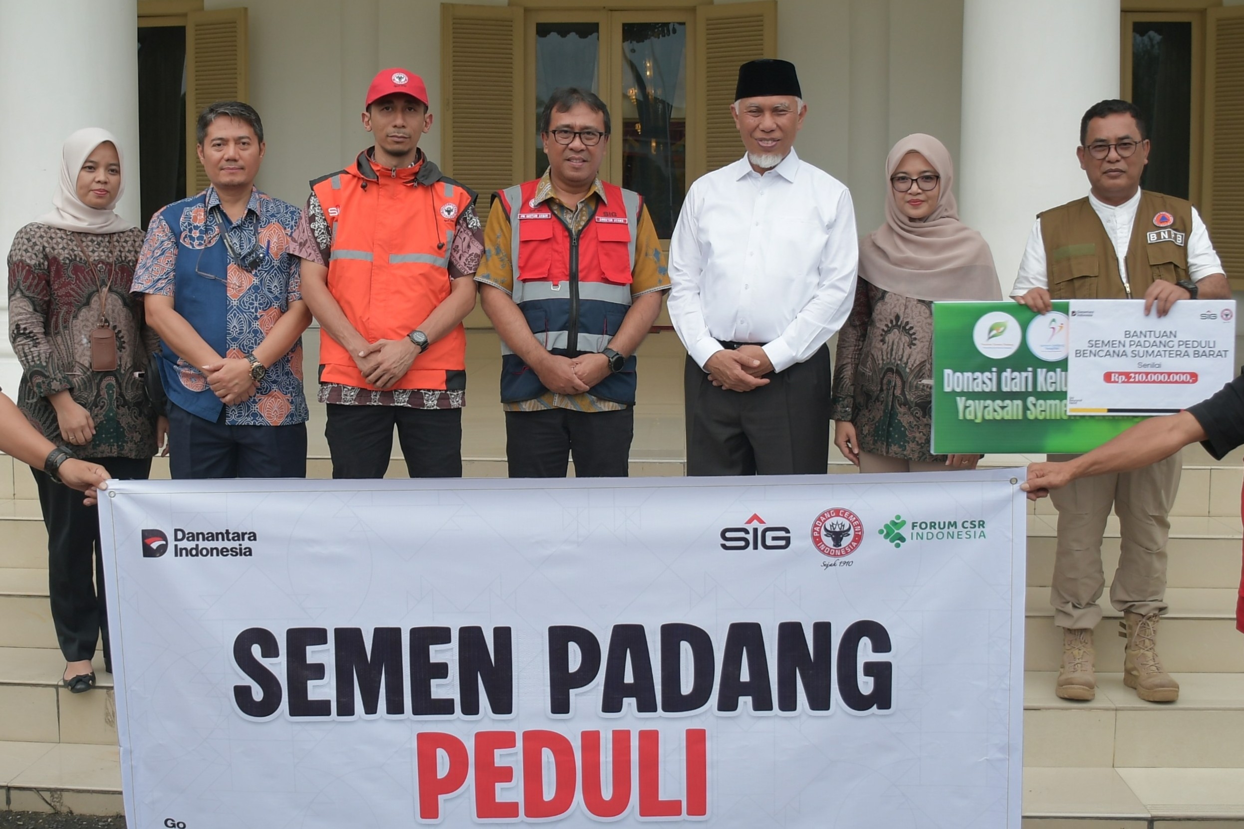 Bantu Korban Bencana di Sumatra, SIG Kirimkan Tim Reaksi Cepat dan Salurkan Bantuan hingga Dirikan Posko